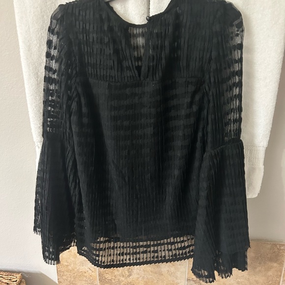 Moon River Size M Black Top. NWOT. - Picture 3 of 4